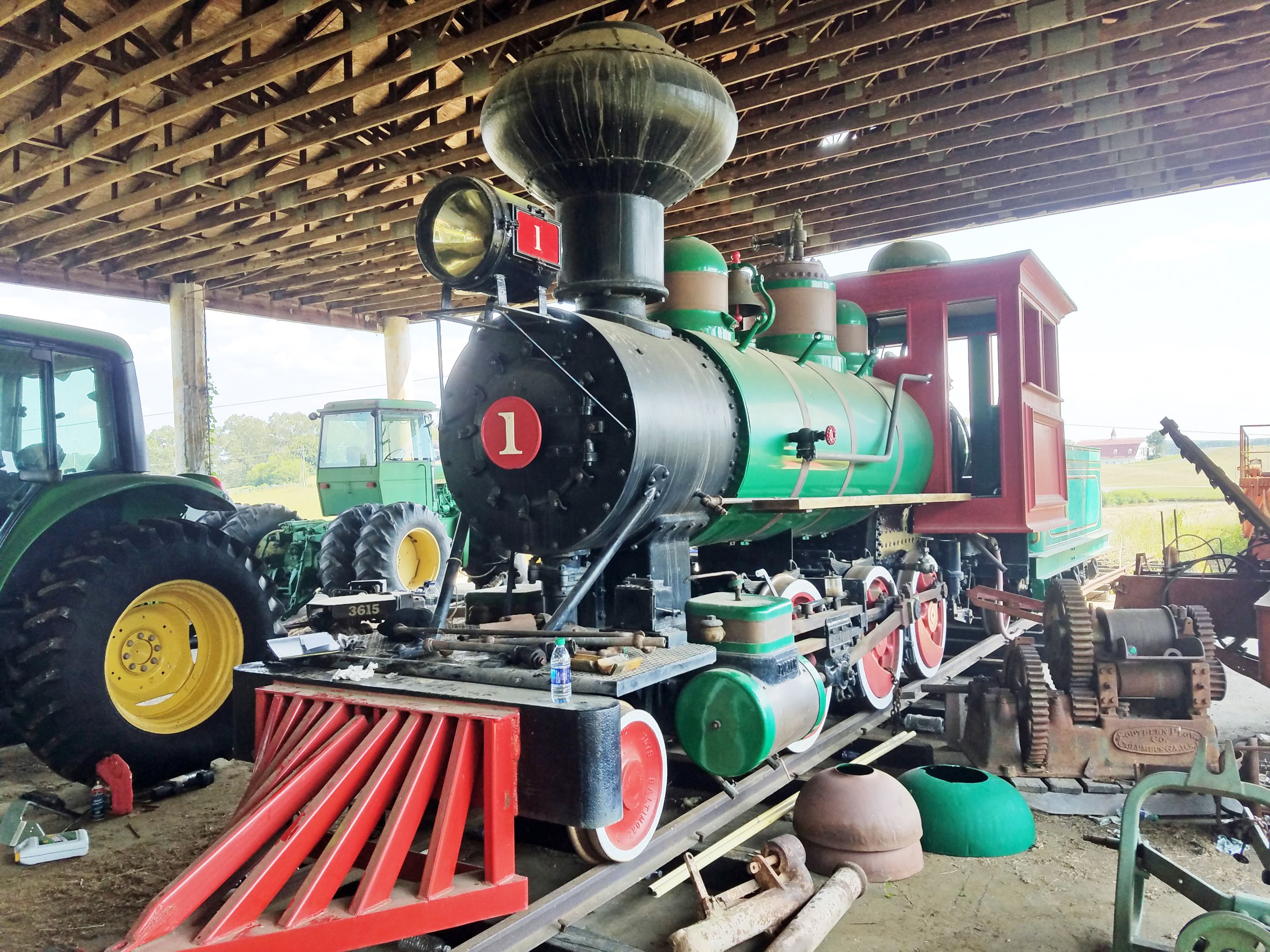 A brief encounter with Argent Lumber - Trains